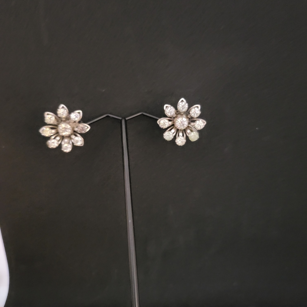 Vintage 50’s Bugbee & Niles Crystal Screw back Earrings